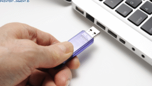 cara mengatasi flashdisk write protected di Windows 10